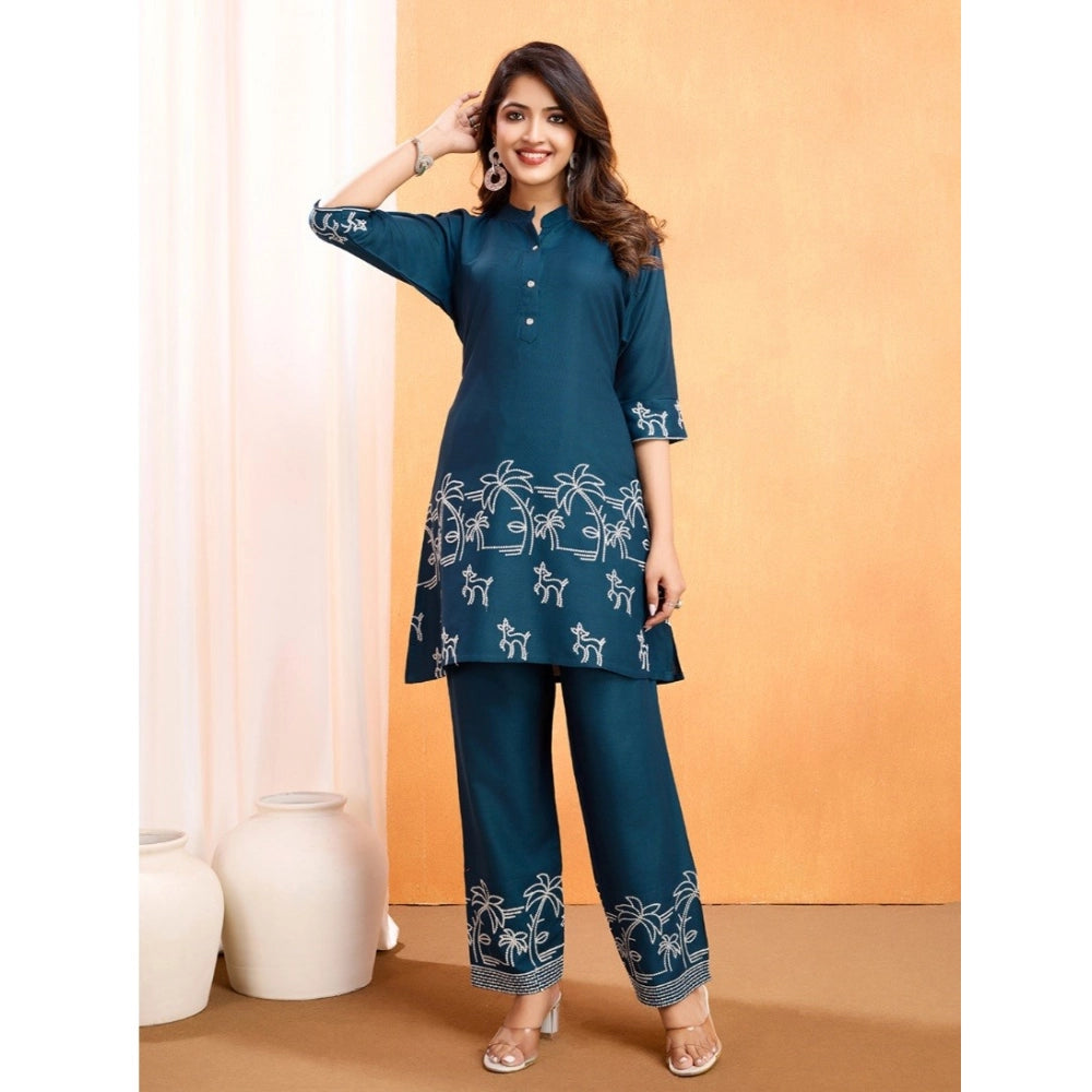 Women's Viscose Rayon Embroidered Chinese Collar Kurti with Pant Set (Green)